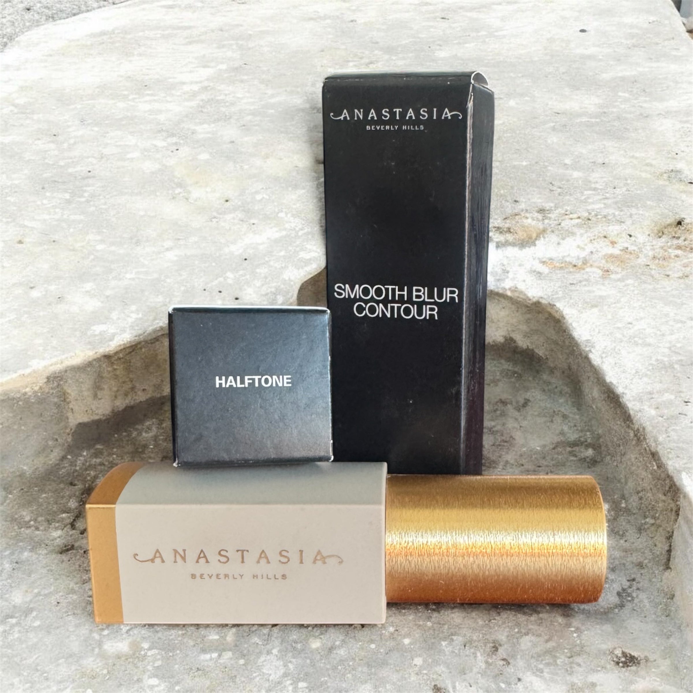ANASTASIA CONTOUR